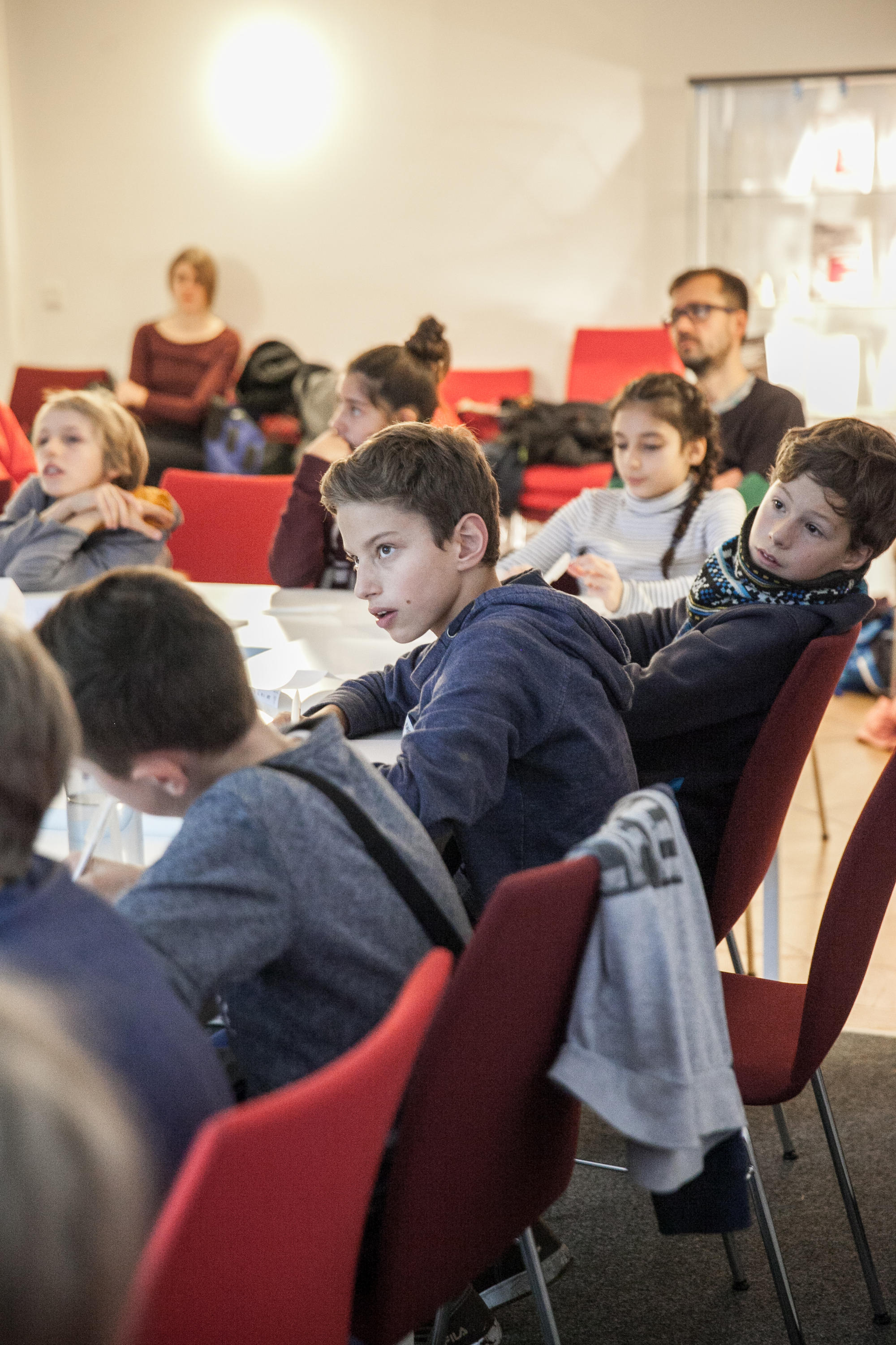 Gemeinsam mit Schülerinnen und Schülern der Fichtelgebirgegrundschule