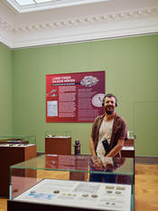 Hörveranstaltung „THE SOUND OF SCIENCE: König Offas Münze“ im Münzkabinett der Staatlichen Museen zu Berlin im Bode-Museum, 25.06.2024